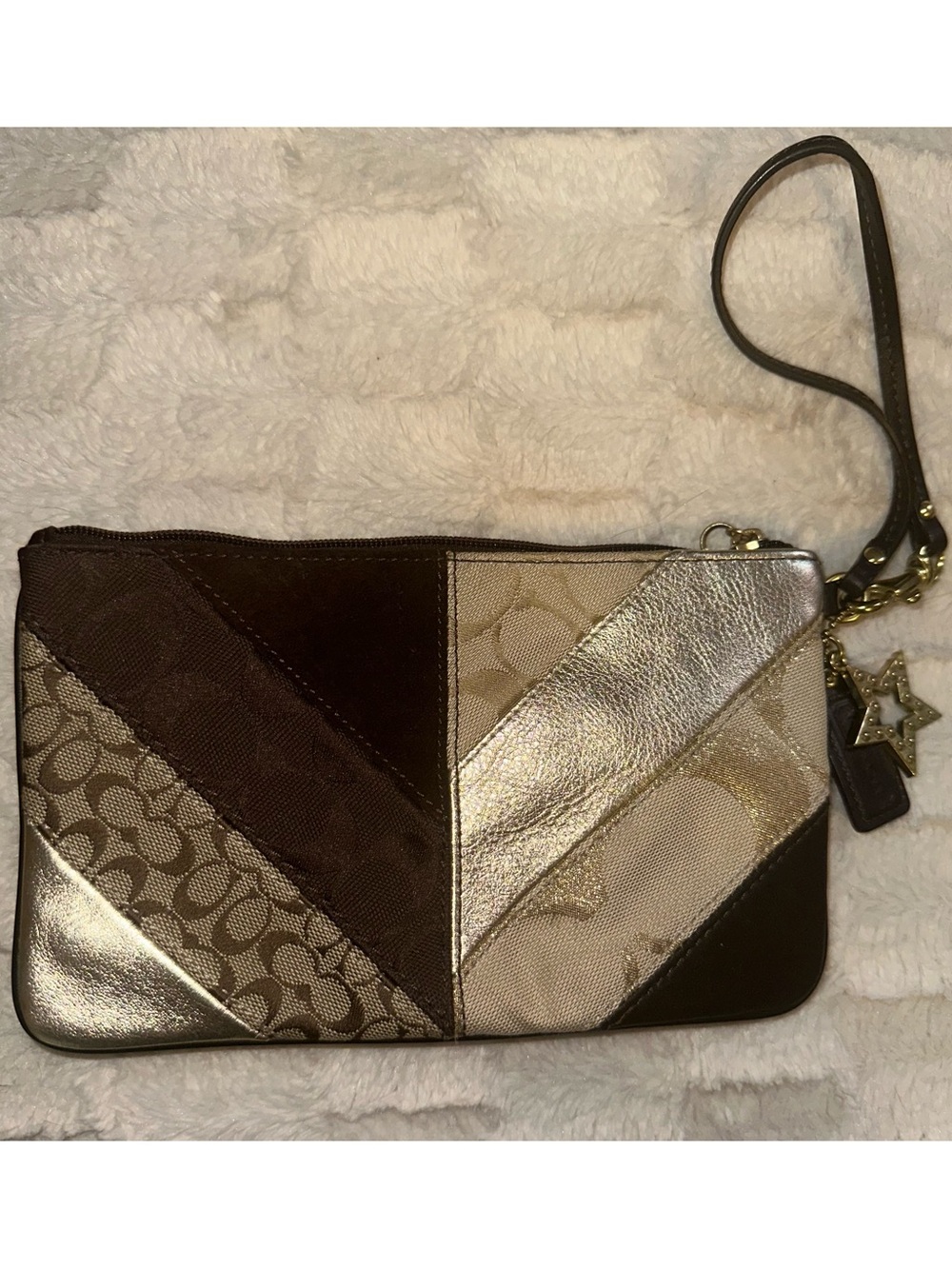 RARE Coach Patchwork Large Flat Wristlet  F46199
